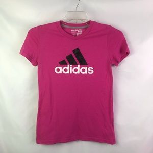ADIDAS LOGO V-NECK “THE GO-TO” PINK T-SHIRT